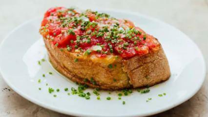 Det oumbärliga receptet på det spanska köket! Hur gör man pan con tomate? Recept på tomatbröd