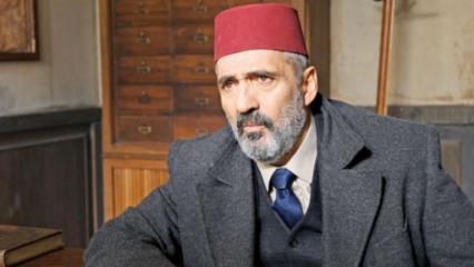 Mästerskådespelerskan Yavuz Bingöl för att donera intäkterna från sin film "Akif" till Mehmetçik Foundation