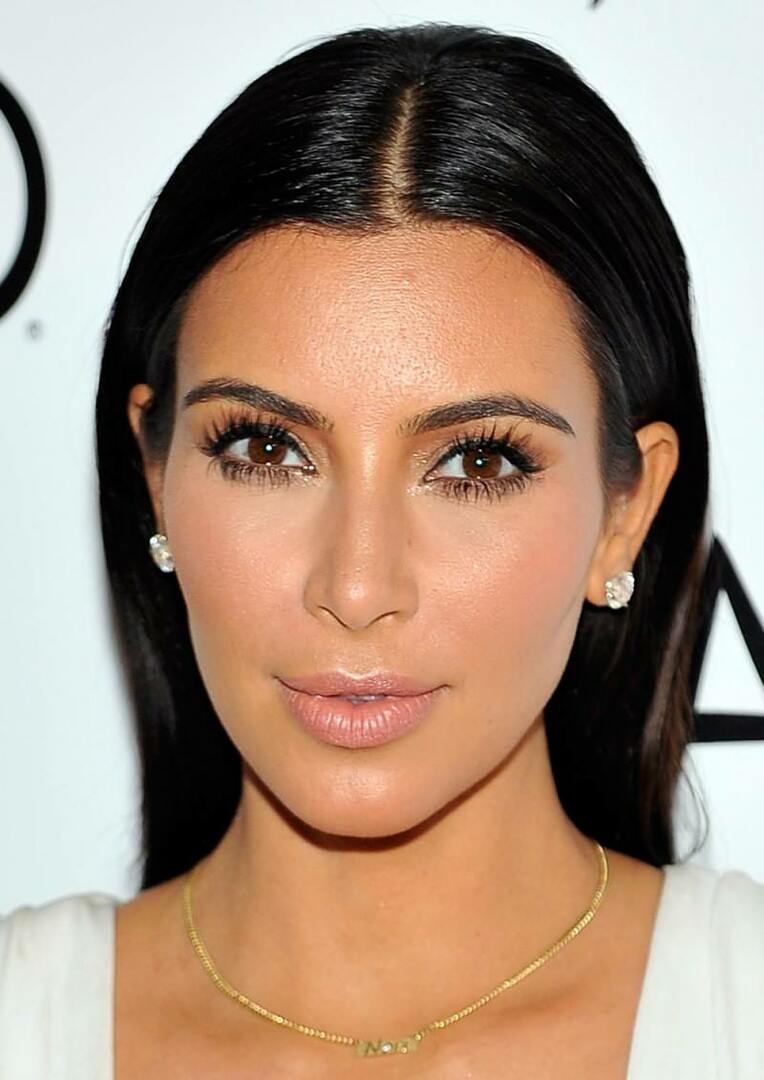 Kim Kardashian stöder emranistan som mördade civila