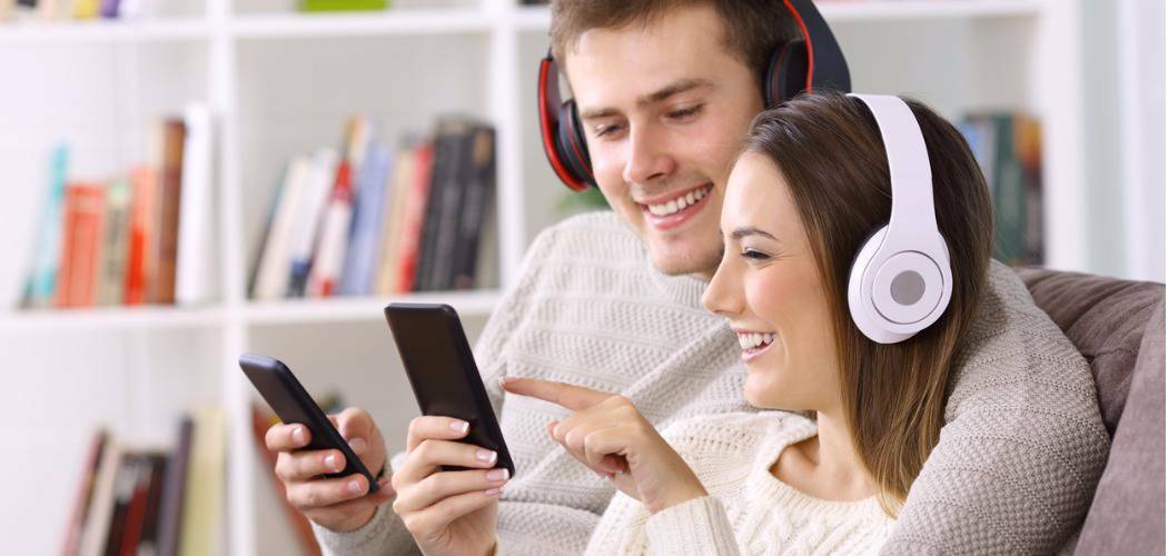 parets lyssna till musik-hörlurar-mobile-featured