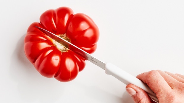 Hur man skalar tomatskal med den enklaste metoden