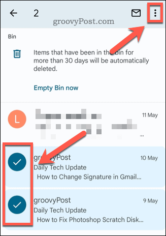 Välja e-postmeddelanden i Gmail papperskorgen