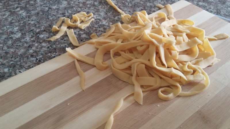 Hur gör jag pastadeg? Tricks för att göra pastadeg