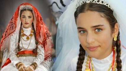 Vem är Çağla Şimşek, giften från serien "Little Bride"? Det skakar sociala medier som det är nu ...