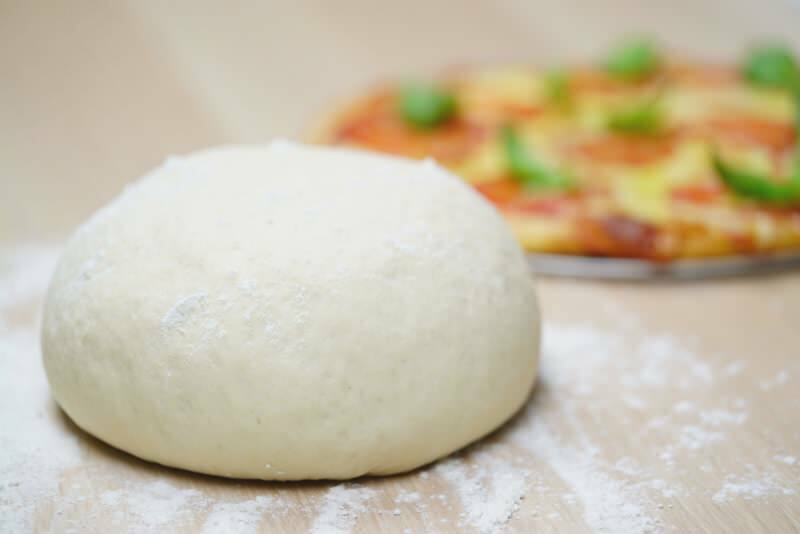 Hur tillverkas pizzadeg? Tricket att göra original pizzadeg