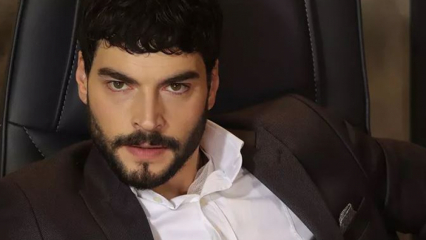 Akın Akınözü fick priset 'Handsome Male Actor'!