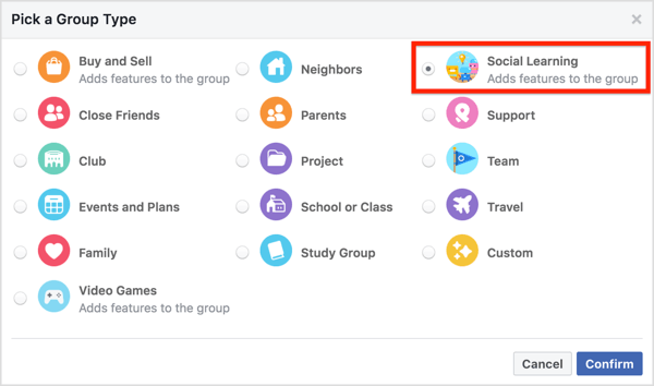 För att ställa in din grupp på Social Learning klickar du på Mer under gruppomslaget och väljer Redigera gruppinställningar.