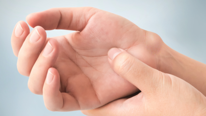 Finns det symtom på cysta (Ganglion) till hands? Vad är behandlingsmetoden för handcyst?