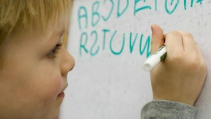 Hur kan man lära barn alfabetet?