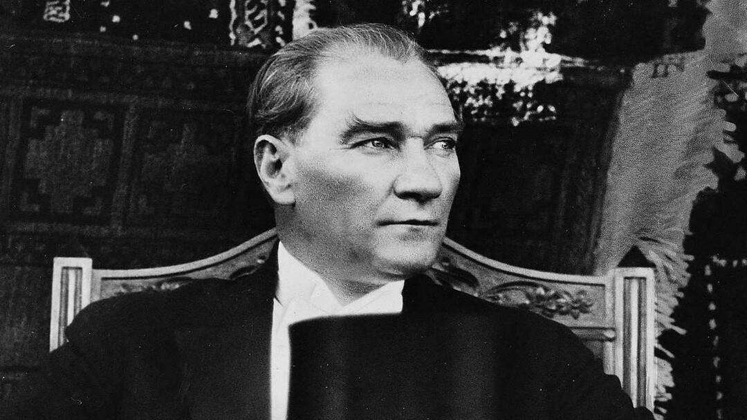 Mustafa Kemal Ataturk svarta och vita rutor