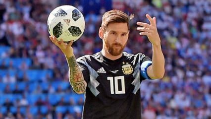 Fotbollsspelaren Messi bar dräkten 'Resurrection'!