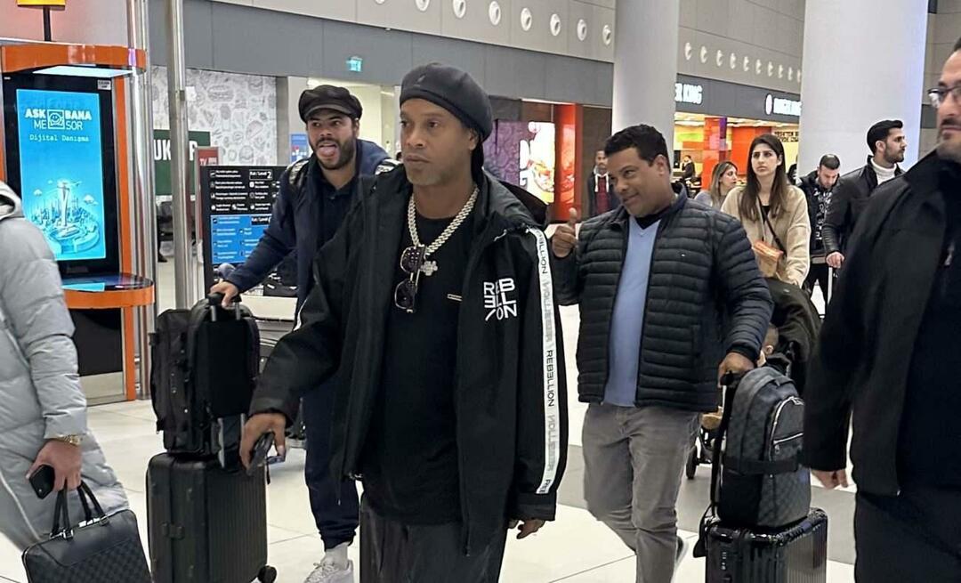 Den legendariske fotbollsspelaren Ronaldinho kom till Istanbul! 