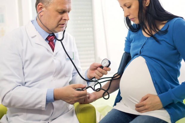 symtom på högt blodtryck under graviditeten