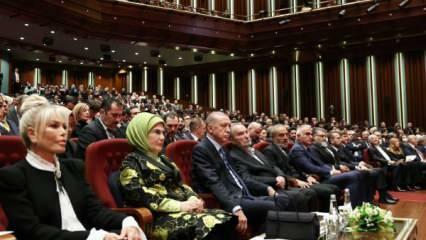 Emine Erdoğan gratulerade konstnärerna som fick presidentens kultur- och konstpris