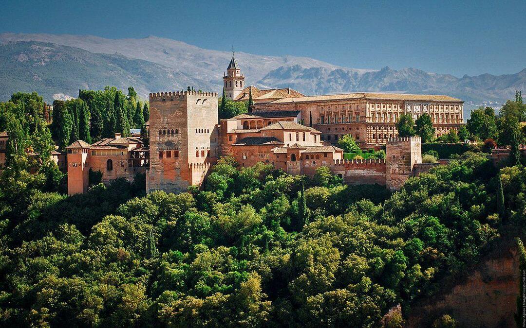 Var ligger Alhambra-palatset? I vilket land ligger Alhambrapalatset? Legenden om Alhambra-palatset