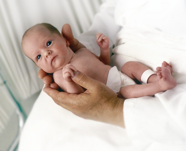Vad är fenylketonuri sjukdom hos spädbarn?