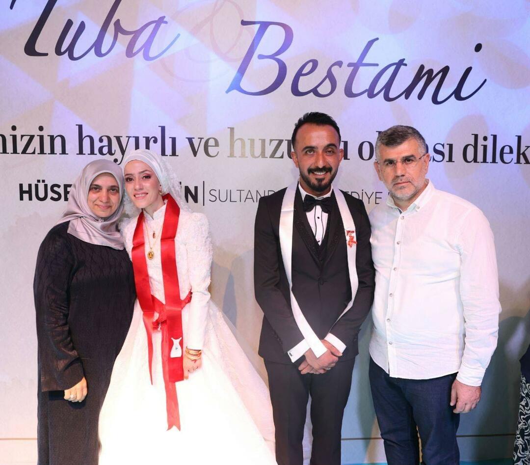 Det jordbävningsöverlevande paret, vars bröllopsklänning gjordes av Emine Erdoğan, gick in i världshuset!