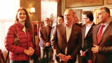 Minister Mevlüt Çavuşoğlu besökte uppsättningen av konfrontationsserien