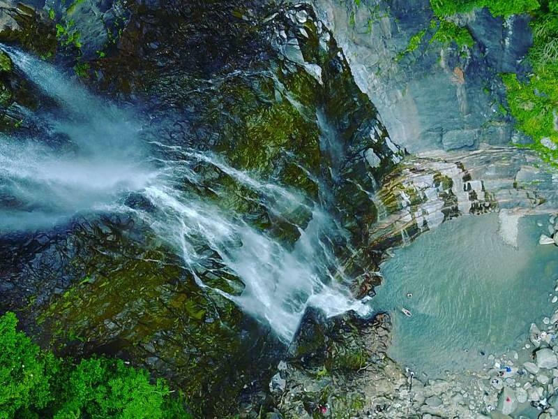 Ramar från Mençuna Waterfall