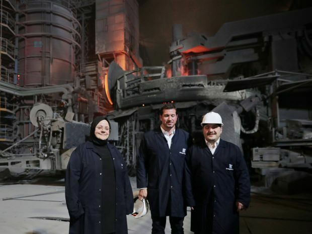 Minister Zehra Zümrüt Selçuk och Mustafa Varank gjorde sahur med arbetare
